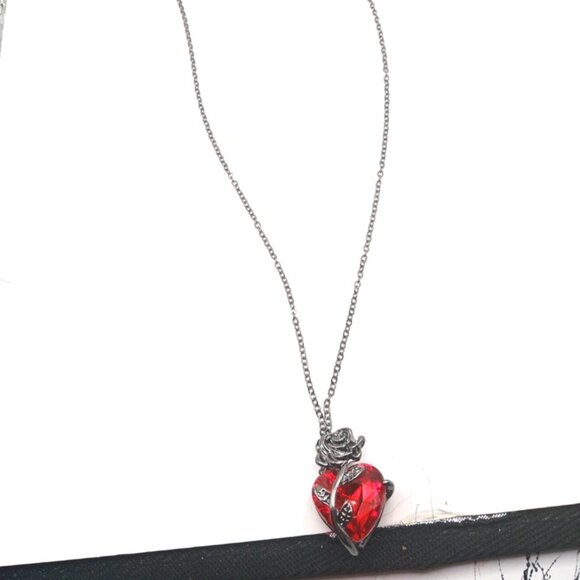 Gothic Red Heart+ Black Rose Pendant 18"-New - Picture 6 of 8